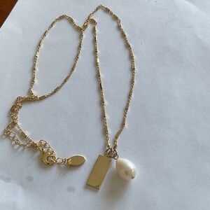 Stella & Dot Gold Tone Necklace with Pearl Pendant